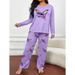 Große Damen-Pyjamas, Set mit langen Ärmeln und Hose, süßer Pullover mit lila Schmetterlingsdruck, lässige Loungewear, zweiteilig._voghion.com