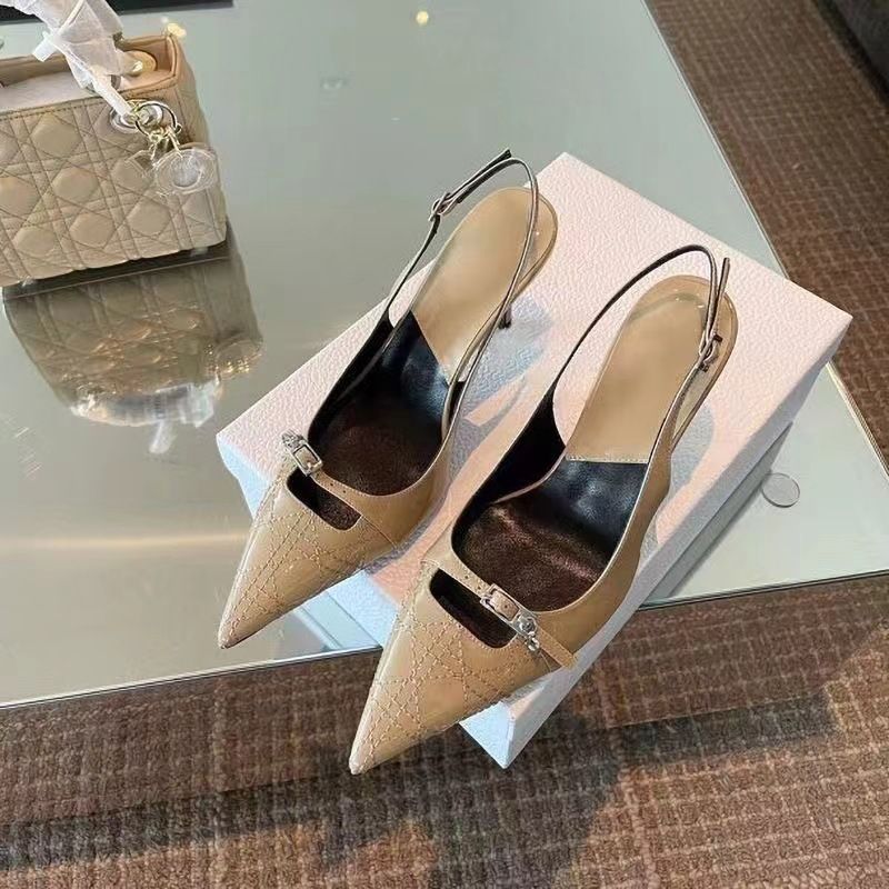 Red high-heeled shoes women, 2024 spring/summer new style, elegant socialite, with short heels and sandals for women_voghion.com