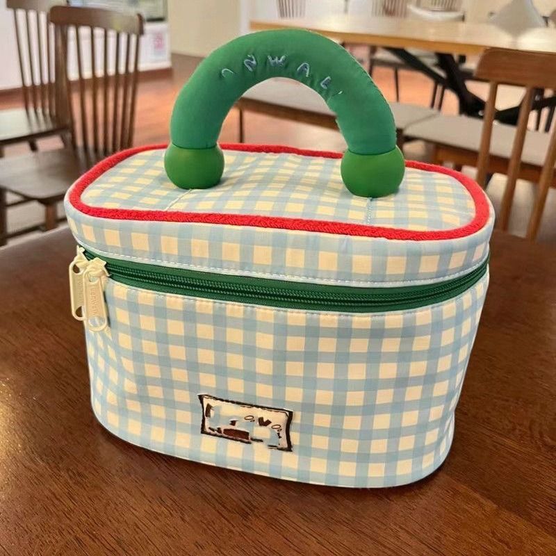 Little Garden Cute Girls Handheld Cylinder Makeup Travel Portable Large Capacity Organizer Bag Fashion Hundred Leisure Daily_voghion.com