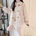 Kurze Teddyfleecejacke für Damen – gemütlicher Wintermantel mit Reverskragen, A-Linien-Silhouette, mehreren Taschen, erhältlich in Weiß und Beige (S-4XL)_voghion.com