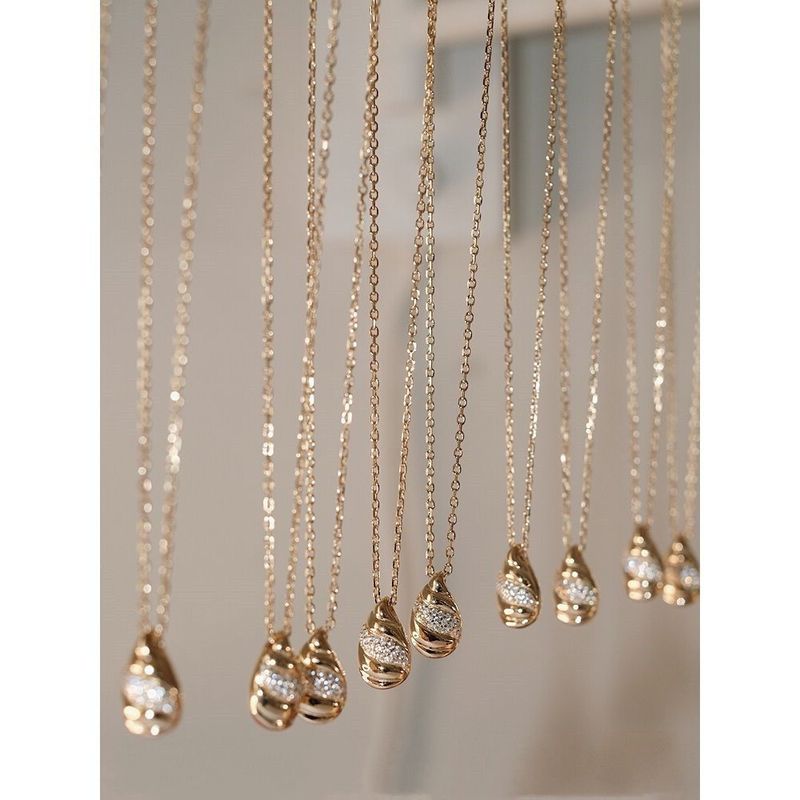 Collier plaqué or tendance avec pendentif en forme de goutte d'eau du Nil, design de niche luxueux et léger, nouvelle collection 2022_voghion.com