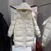 Neue Winterjacke für Damen, mittellanger, knielanger, weißer Daunenmantel mit Kapuze, locker geschnitten und warm._voghion.com