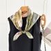 Sciarpa quadrata cinese in raso di crepe semplice retrò francese per donna, versatile, in seta di gelso, da 70 cm, stile primavera estate_voghion.com
