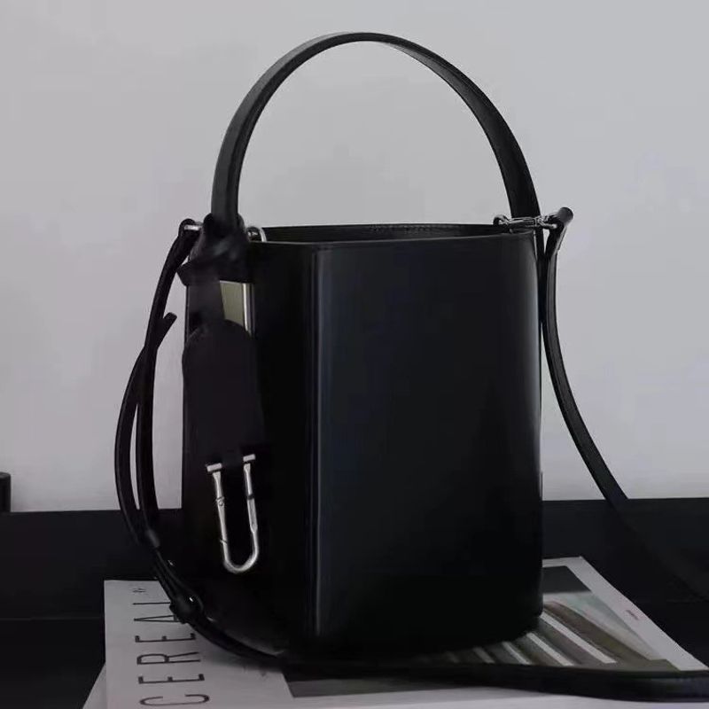Bolso cruzado diagonal con correa para el hombro, diseño de nicho, de lujo ligero, de alta gama, para mujer, otoño e invierno_voghion.com
