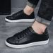 Uformell sport for menn Hvite mote flats 2024 Nye designersneakers Herre ensfargede tennissko Zapatillas Hombre_voghion.com