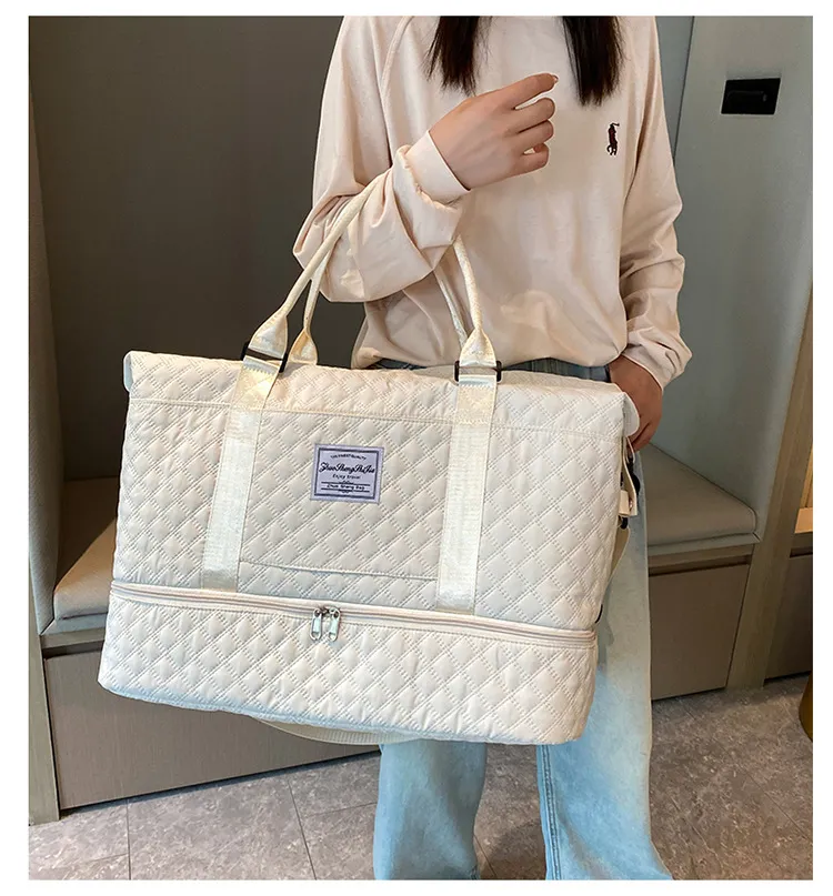 Fashionable short trip rhombus dry and wet separation sports handbag yoga fitness bag large capacity shoe compartment travel bag_voghion.com