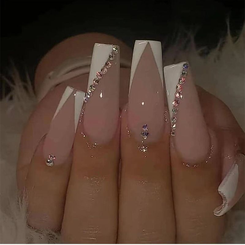 Elegante französische Ballett-Nagelspitzen mit weißem V-förmigem Design – selbstklebende künstliche Nägel für Frauen, wiederverwendbar und einfach anzubringen (Kleber-/Gel-Optionen)_voghion.com