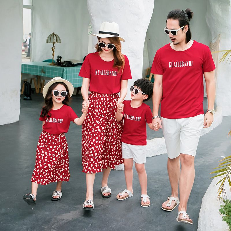 Mutter & Kinder Eltern-Kind-Sommerkleidung 2024 neuer kurzärmeliger geblümter Mutter-Tochter-Rockanzug für eine drei- oder vierköpfige Familie_voghion.com