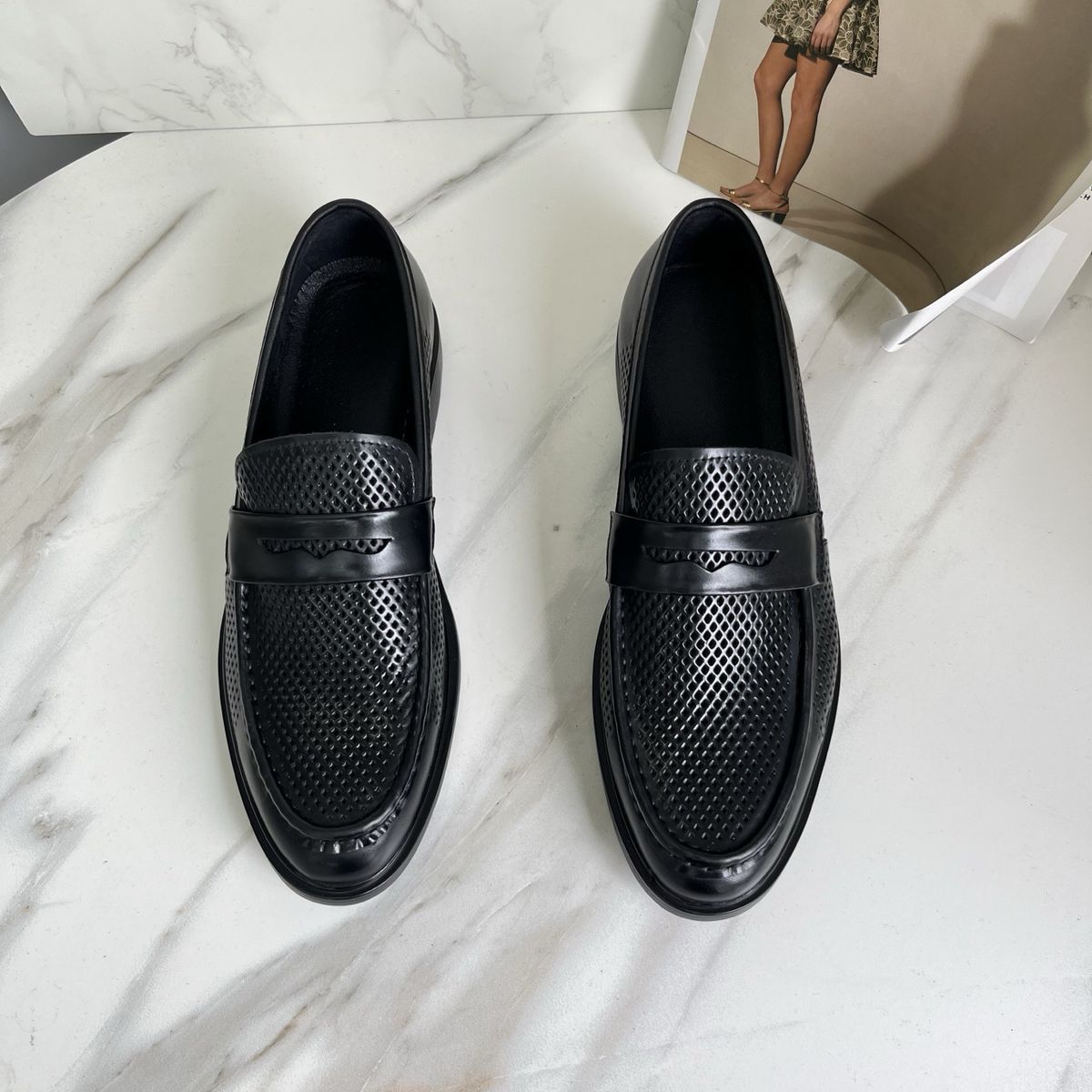 Sommerschuhe aus echtem Leder mit Hohlmuster für Herren, neue Slipper aus Rindsleder der ersten Schicht, weiche Sohle, rutschfeste Halbschuhe_voghion.com