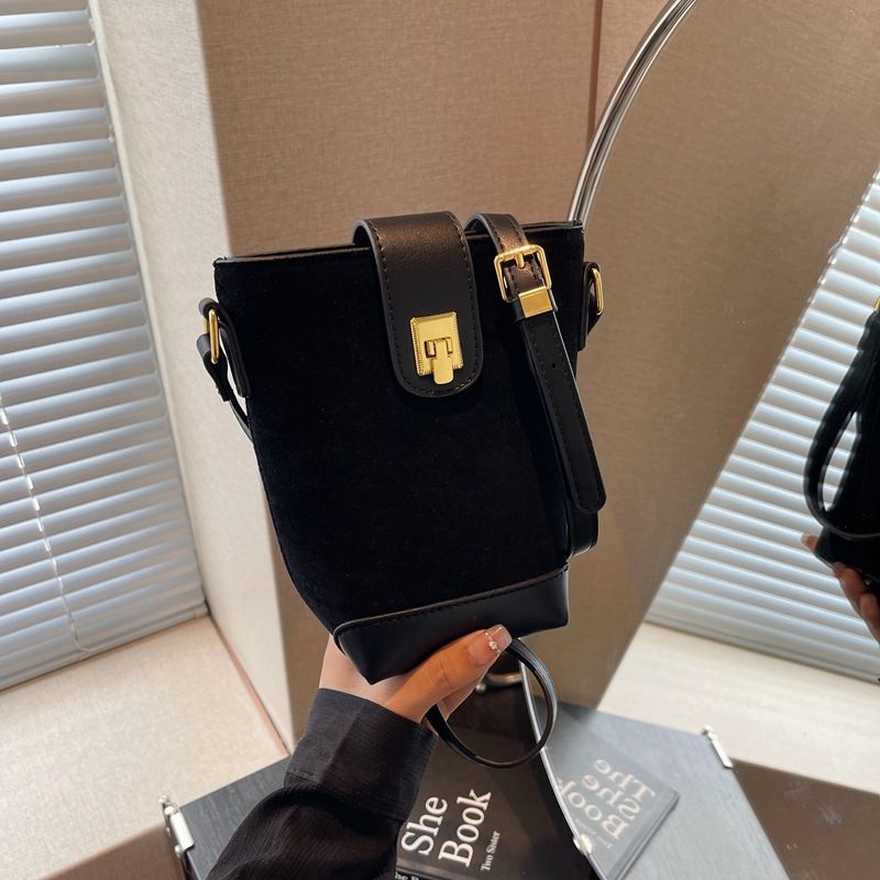 Borsa a tracolla versatile per donna, stile coreano, semplice e casual, 2024, nuova e alla moda_voghion.com