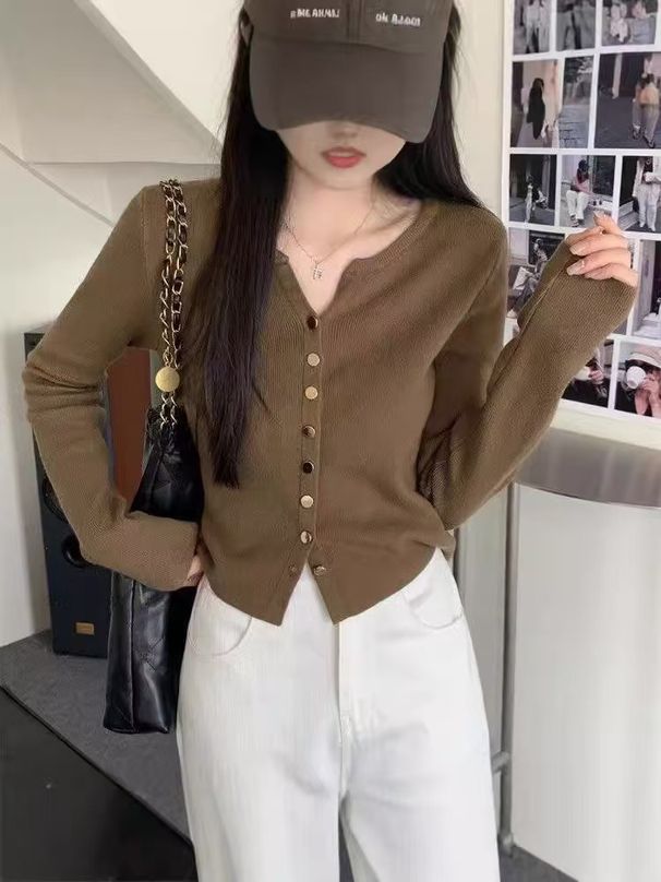 Cropped Knit Cardigan – Minimalist Round Neck Button-Up Sweater, Oversized Fit With Scissor Collar Detail, Lightweight Layering Piece_voghion.com