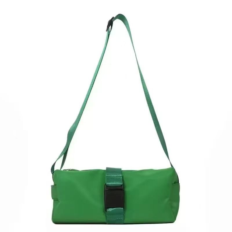 Toast voyageant pour hommes, sac de sport et de fitness imperméable, oreiller de couleur unie en nylon de grande capacité pour les déplacements, une épaule_voghion.com