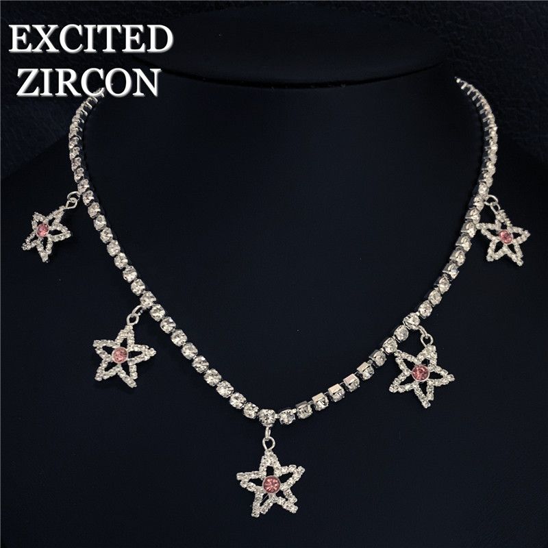 Exquisite and fashionable accessories, five pointed star pendant necklace, personalized sparkling rhinestone women's_voghion.com