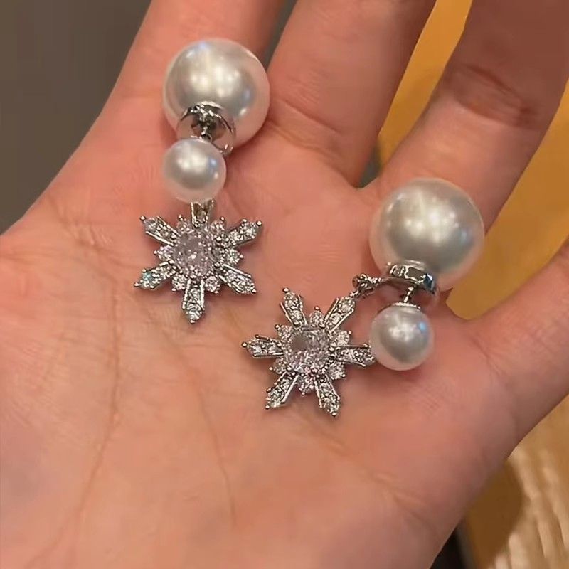 2025 Flash Snowflake Stud Earrings New Versatile Foreign Style Unique Two-wear Super Flash Temperament Earrings_voghion.com