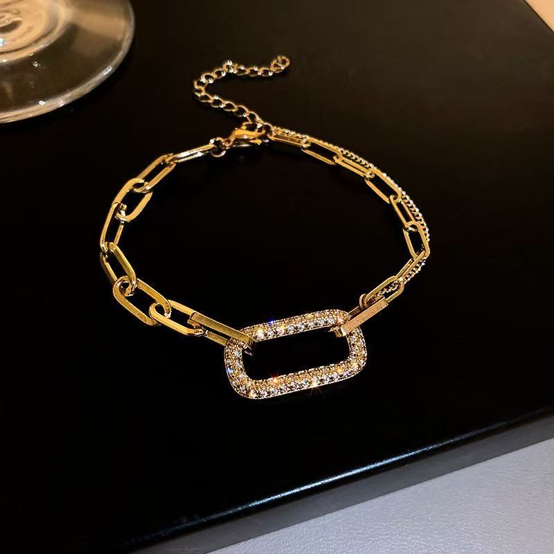 Hot Selg Versatile Pearl Weiblech Instagram Stil, Nisch, High-End Gefill, Titan Stol Koppelarmband, an Armband_voghion.com
