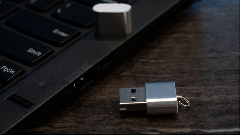 Silver Steel Memory Card Reader works for MAC for Smooth Data Transfer_voghion.com