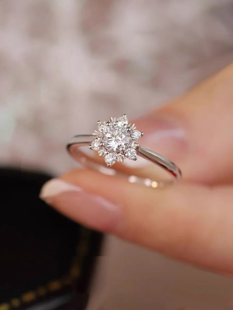 Bague de mariage ajustable en forme de flocon de neige simulé avec diamant en moissanite pour femme, design unique, tendance et personnalité_voghion.com