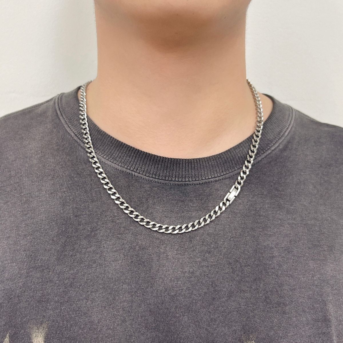 Collana con catena cubana, unisex, stile street hip-hop, semplice e versatile, in acciaio e titanio, resistente allo sbiadimento, con chiusura a moschettone._voghion.com