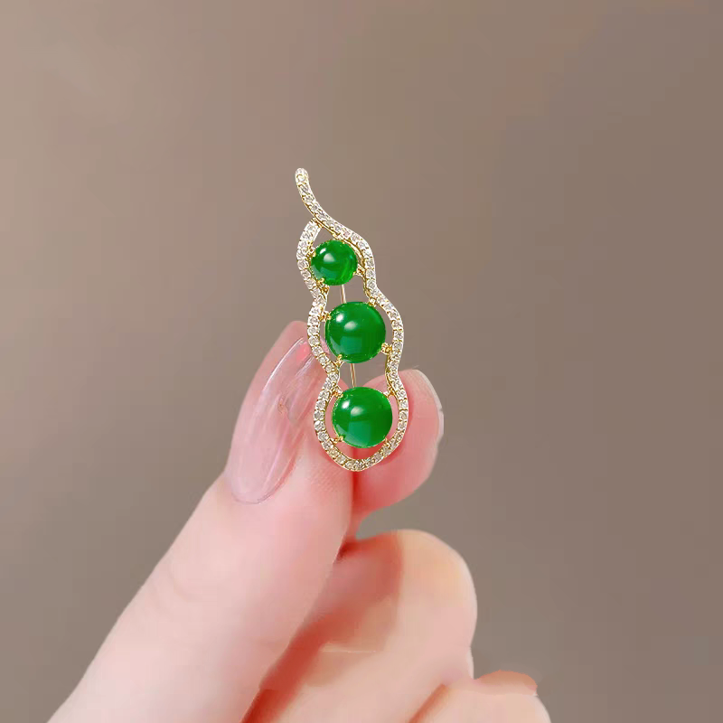 Red Heart Elegant Badge High-end Brooch Pin Fixed Clothing Design Sense Niche Exquisite Accessories For Women_voghion.com