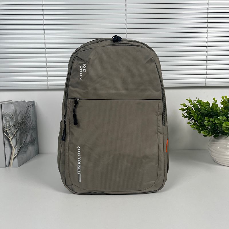 Zaino sportivo piccolo e leggero da donna, da viaggio e per attività all'aperto_voghion.com
