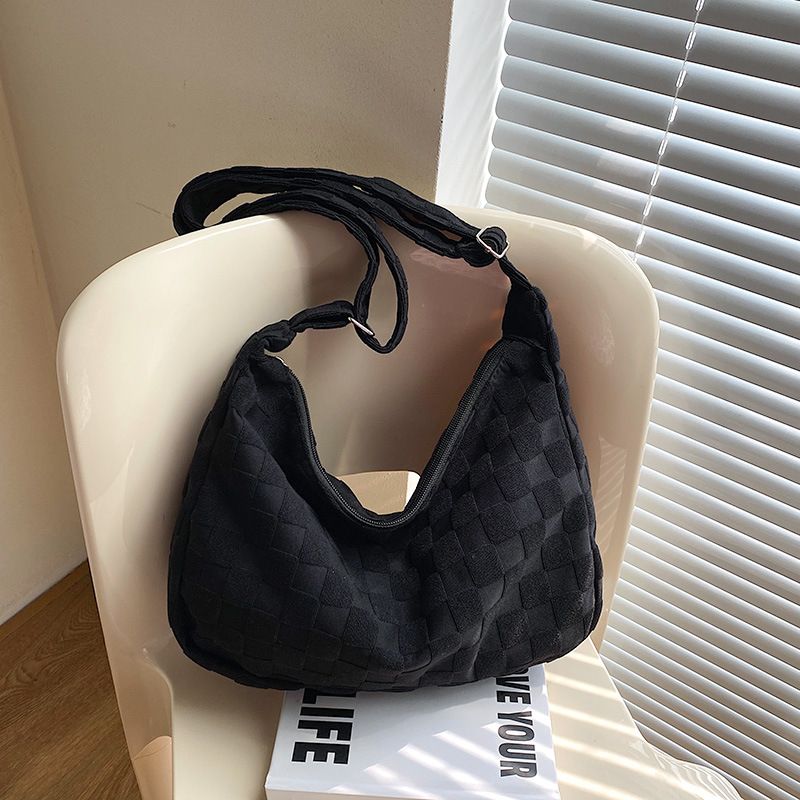 Großhandel Waffel Schultertasche Herbst und Winter Lazy Wind große Kapazität weibliche College-Studenten Klasse Pendeltasche lässige Unterarmtasche_voghion.com