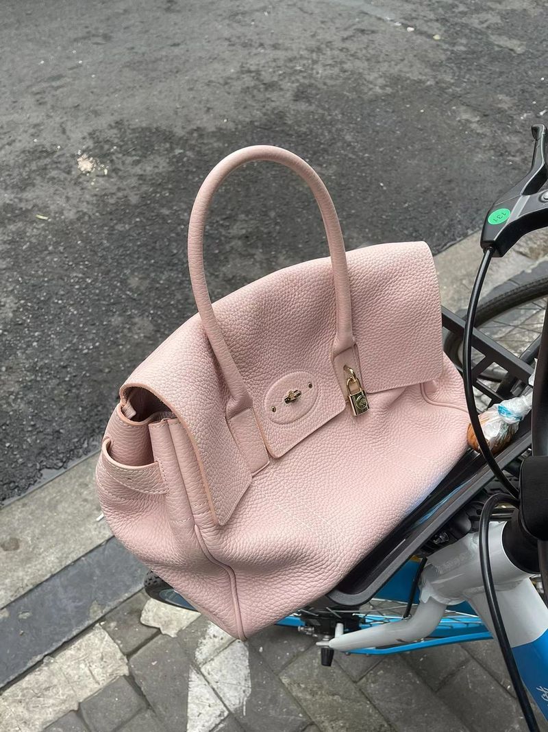 2024 New Single Shoulder Underarm Student Soft Leather Pink Large Capacity, Versatile for Girls in Class, Sweet Bag with_voghion.com