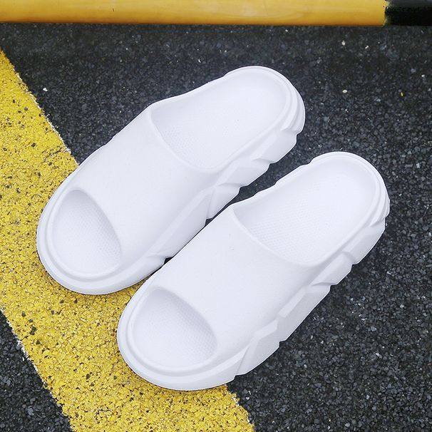 Neue Herren-Hausschuhe mit dicker Sohle, Sommerkleidung, trendig und rutschfest, mit dem Gefühl, auf Kot zu treten. EVA-Strandsandalen_voghion.com