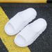 Neue Herren-Hausschuhe mit dicker Sohle, Sommerkleidung, trendig und rutschfest, mit dem Gefühl, auf Kot zu treten. EVA-Strandsandalen_voghion.com