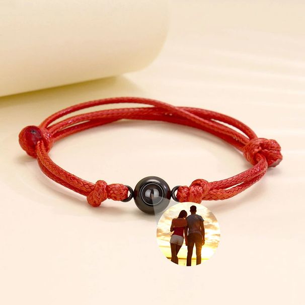 Hot Selling Round Projection Couple For Men And Women, 100 Languages, Colorful Photo Custom Name Bracelet_voghion.com