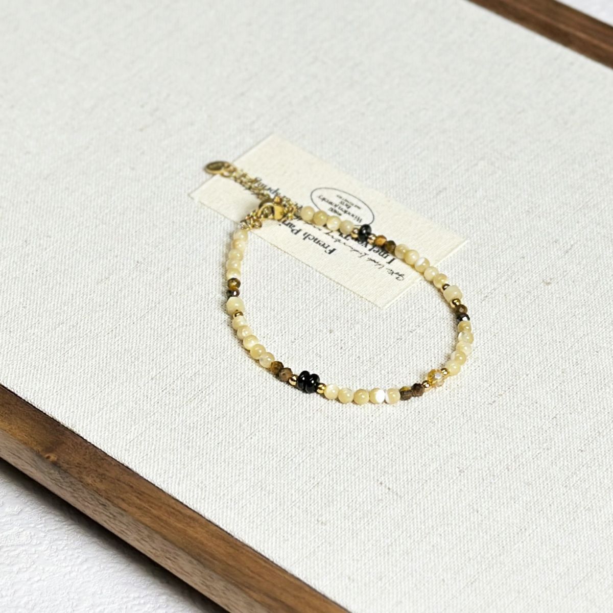 Collier fait main en acier titane et pierre œil de tigre, avec cristal d'agate et perle d'eau douce, pendentif géométrique, chaîne de 41 à 50 cm._voghion.com