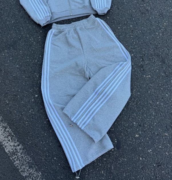 Unisex-Kapuzenpullover-Set mit Streifen und 3D-Stickerei – Frühlings-Paar-Outfits in Grau (S/M/L/XL)_voghion.com