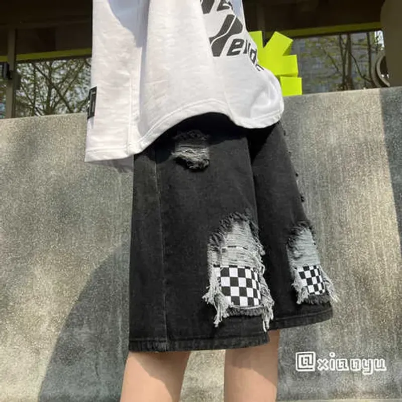 Pantaloncini jeans patchwork estivi da uomo per uomo Tendenze moda coreana Pantaloni streetwear strappati Pantaloni corti in denim larghi per adolescenti_voghion.com