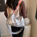 2024 New Fashionable Large Capacity Toast Pillow Bag Color Contrasting Trendy Wide Shoulder Strap Crossbody Bag_voghion.com