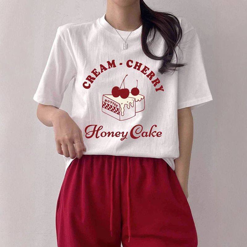 Damen-T-Shirt mit Buchstaben-Kuchen-Print, Rundhalsausschnitt, modisches und vielseitiges lässiges Kurzarm-Oberteil_voghion.com
