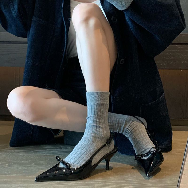 Modieuze hoge Baotou sandalen voor dames 2024 Nieuwe vlinderdas zwarte puntige dunne hak achterkant Air stijl enkele schoenen_voghion.com