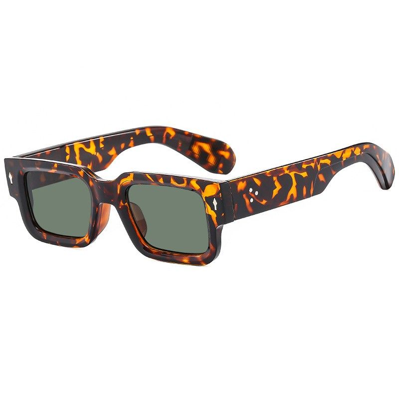 Mode 2024 Nieuwe Retro Heren Vierkante Zonnebrillen Voor Vrouwen Vintage Rivet Designer Zonnebrillen Mode Pijl Shades UV400 Brillen_voghion.com
