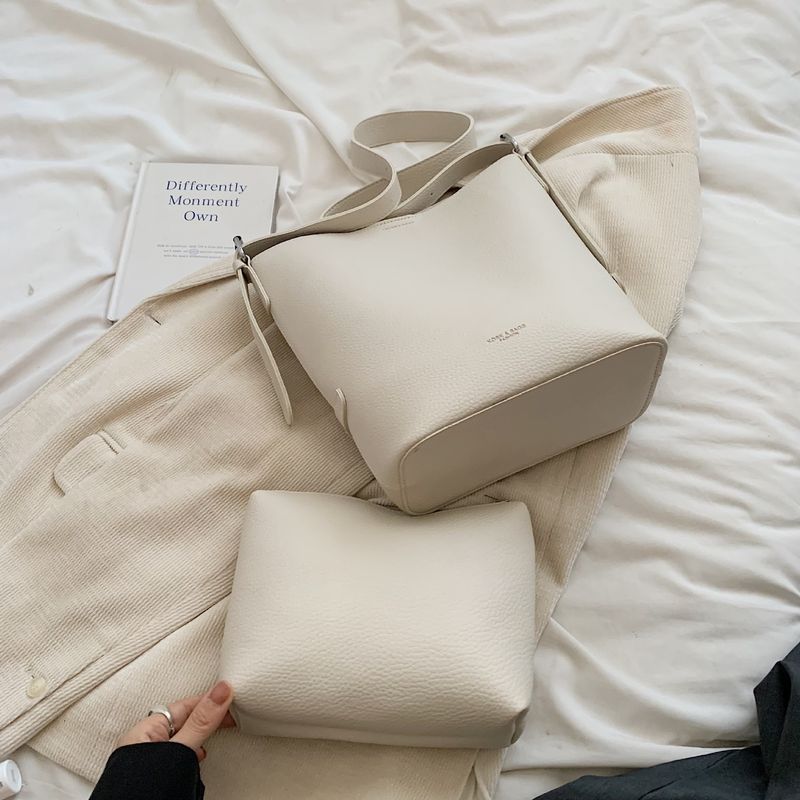 2024 Neue große Kapazität für Damen Freizeit Wassereimer Herbst Winter Mutter Tasche, Nischendesign, einzelne Schulter_voghion.com