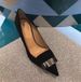Neue Aprikosen-High-Heels, schwarze Stiletto-Berufsschuhe, leichte, spitze Damen-Einzelschuhe_voghion.com