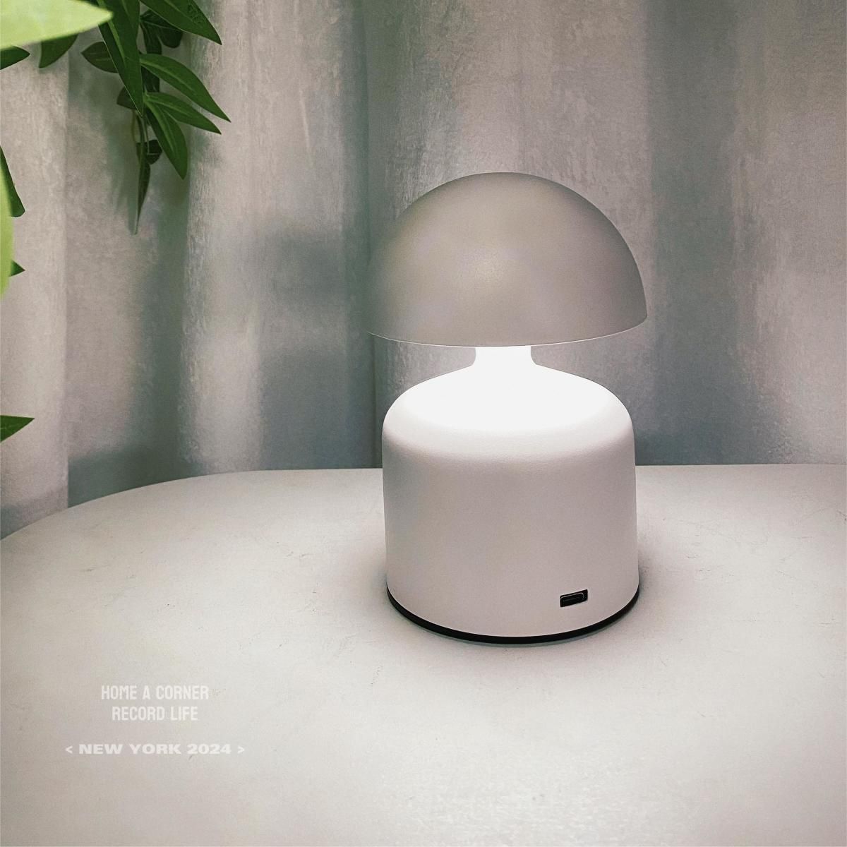 Tavolino scandinavo a forma di fungo - Lampada da comodino di design multicolore con dimmer_voghion.com