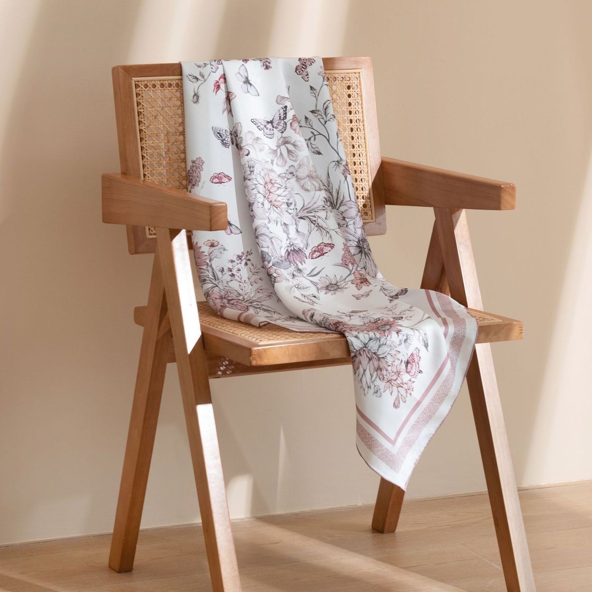 per la mamma: 100% seta di gelso, scatola regalo di seta premium, sciarpa, foulard, Granny Lady bifacciale_voghion.com