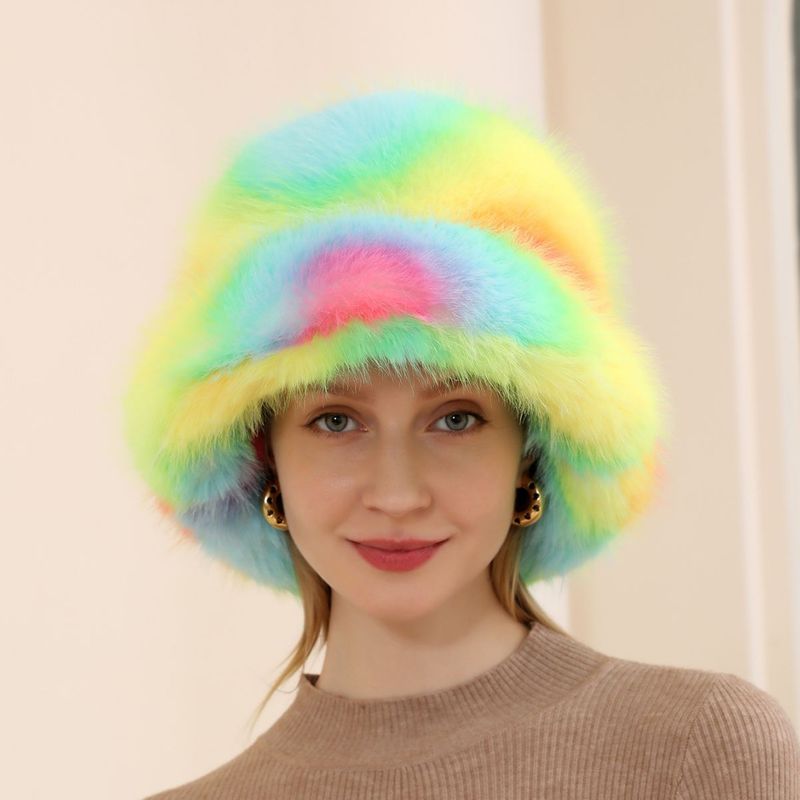 Donne pescatrici in pelo di coniglio in autunno e inverno 2023, nuova combinazione di colori dopaminici tinti in cravatta a contrasto per il viso_voghion.com