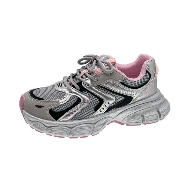 Damer i enfärgad chunky sneakers med rund tå_voghion.com