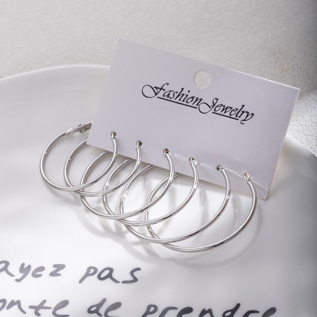 Set di orecchini a cerchio in argento stile freddo INS, eleganti orecchini coreani alla moda per le donne, con cerchi esagerati e alla moda._voghion.com