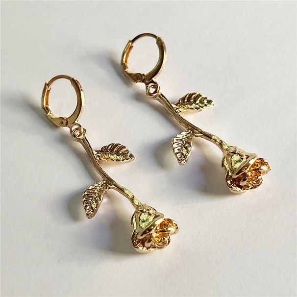 Orecchini pendenti a forma di farfalla rosa tridimensionale_voghion.com