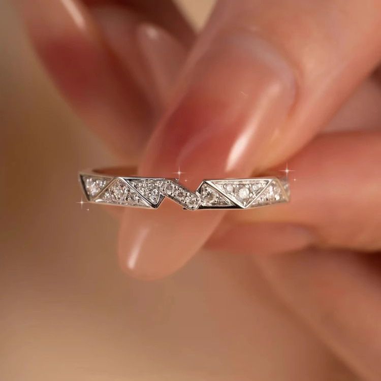 Anello di coppia di tendenza in argento puro con diamanti, corto, design di nicchia, leggero, di alta qualità e di lusso._voghion.com