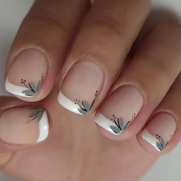 False Nails Simple High End Nail Art Ink Light Gray Flowers And Plants Short Square Nail Stickers Wearable Removable False Nails_voghion.com