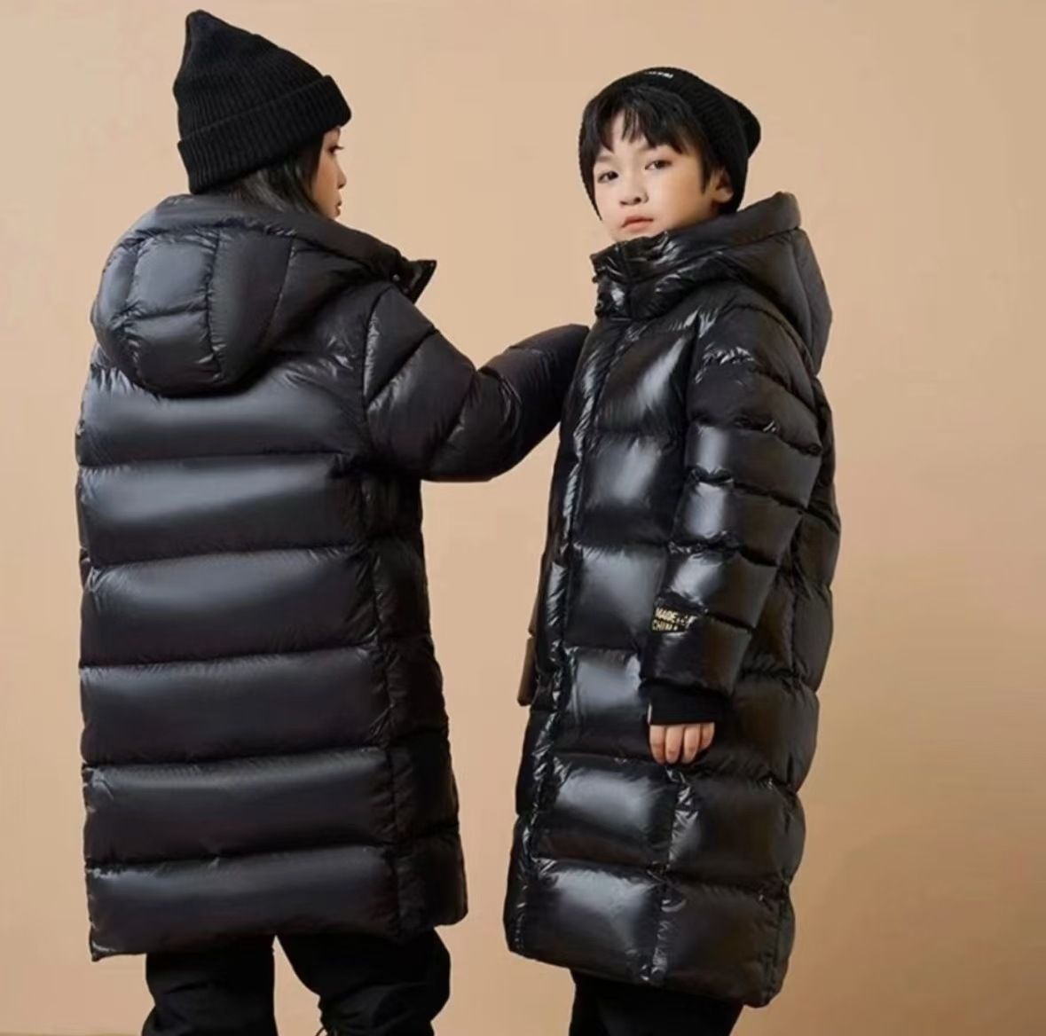 Black Gold Thermal-Lined Long Parka With Self-Heating Floss – Slim Fit Overcoat For Kids & Adults, Windproof & Ultra-Warm Winter Coat_voghion.com