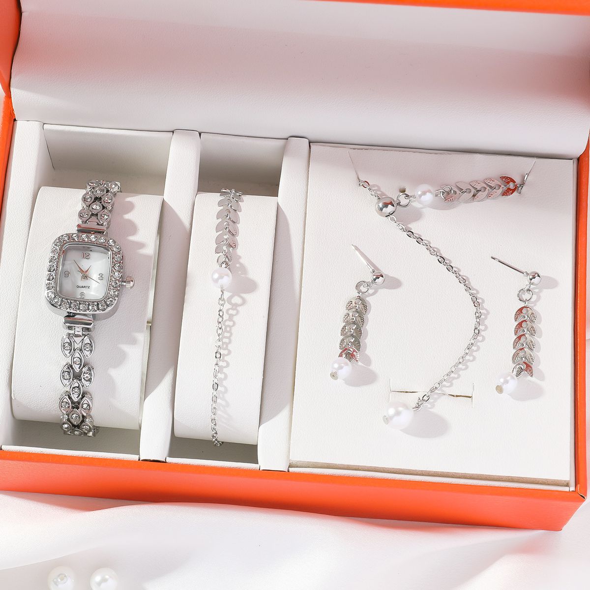 Ms. J's new niche design diamond studded small square watch steel strap quartz watch + ins style jewelry set_voghion.com
