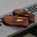 Mocassins ShoeGlobe Old Money Style Mocassins Marron Rétro Britanniques Haut de Gamme Chaussures Homme Bout Carré À Enfiler_voghion.com