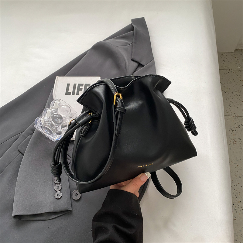2023 neue Heiße Verkauf Nische Design High-end-Eimer Tasche Große Kapazität frauen Tasche Städtischen Einfache Schulter Tasche_voghion.com